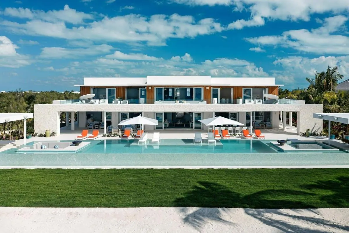 A Paradise Of Villa That Provides An Ultimate Luxury Vacation Experiences Long Bay